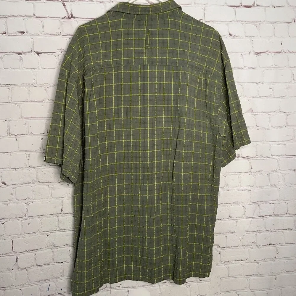 The North Face Men's Green/Yellow Plaid Short Sleeve Button‎ Up Shirt Size L
